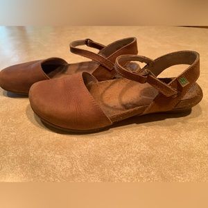 El Naturalista leather Mary Janes